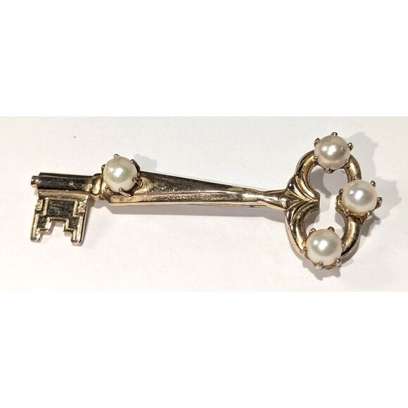 Gold Key and Pearl Brooch - Picture 6 of 7